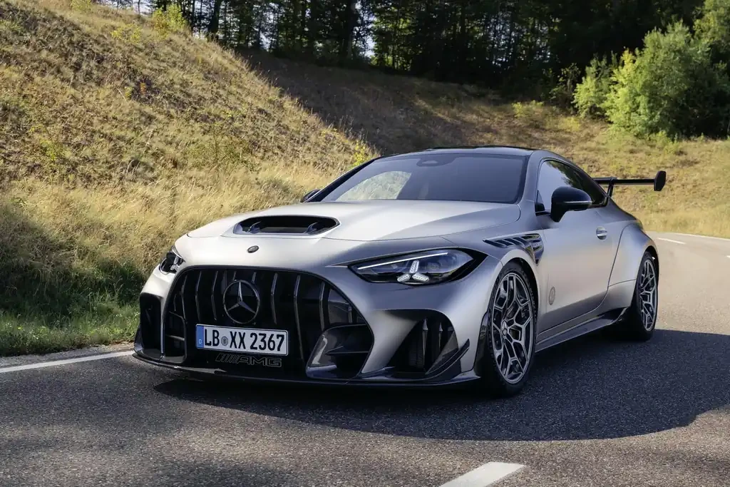Mercedes-AMG рассекретил уникальный спорткар CLE 646 Spezialanfertigung