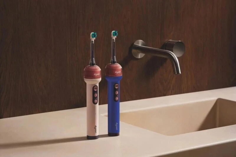 Dyson CameraJet за $499 бачить проміжки між зубами та сама направляє струмінь ополіскувача 5 Dyson CameraJet, Dyson CameraJet ціна, Dyson CameraJet характеристики, електрична зубна щітка Dyson, зубна щітка з камерою, розумна зубна щітка, Dyson зубна щітка, Gap Optical Targeting, MyDyson, зубна щітка з AI, зубна щітка з ополіскувачем, Dyson CameraJet Україна, технології Dyson, гаджети для здоров